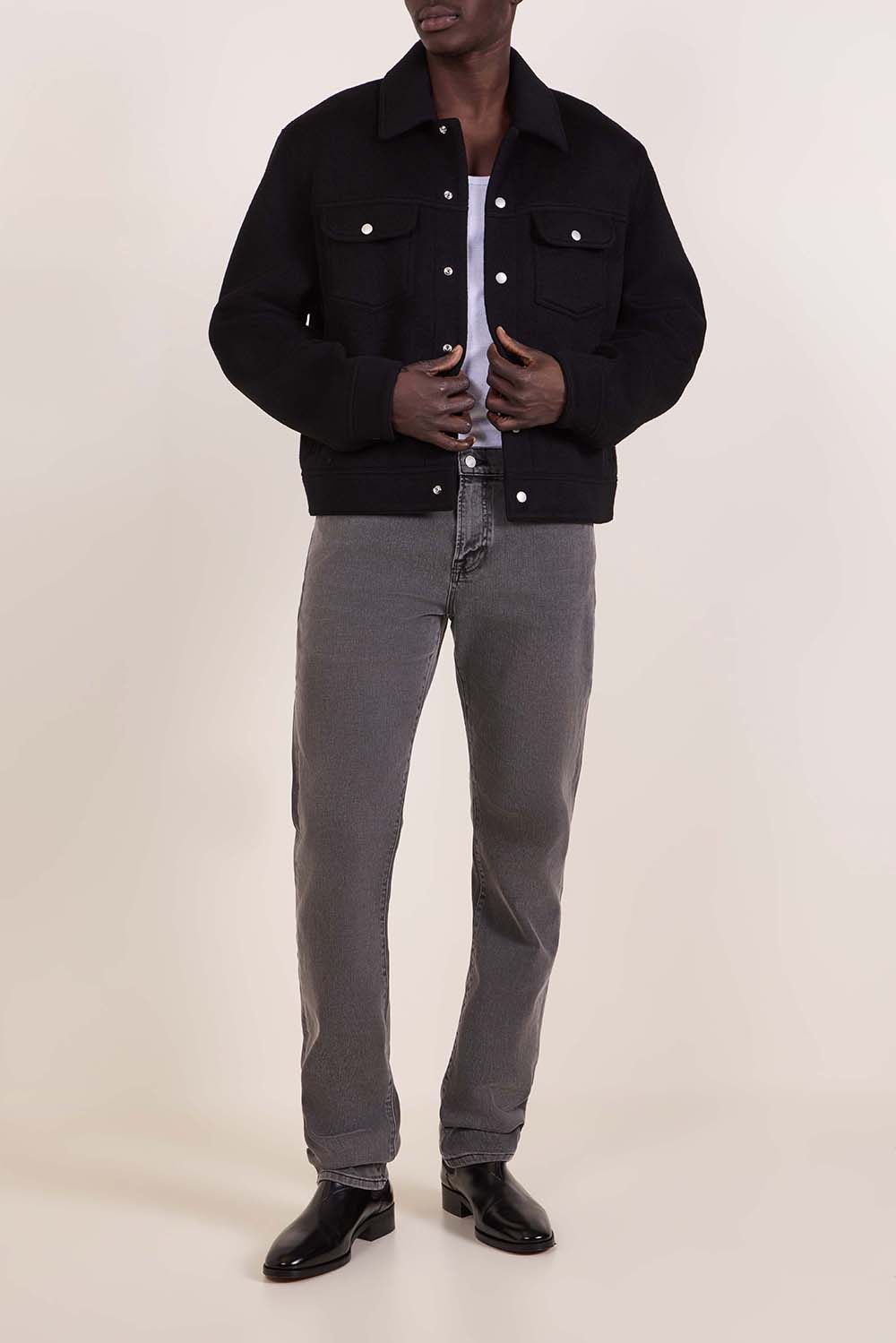 מכנסי ג'ינס בגזרת סלים